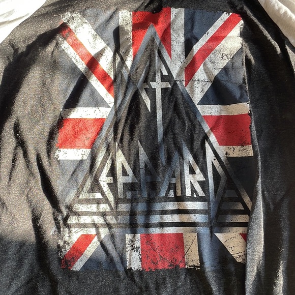 Def Leppard 3/4 sleeve graphic t-shirt - Picture 2 of 6